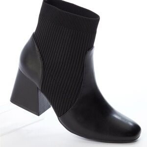 Cato Black Ribbed Sock Ankle Boots size 6